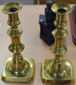Pair of Victorian brass candlesticks with baluster knopped stems, 20cm high