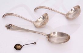 Mixed Lot: comprising a single dessert spoon together with a pair of small ladles with circular