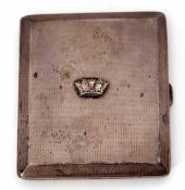 George V cigarette case of hinged and sprung rectangular form with all over engine turned decoration