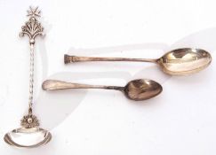 Mixed Lot: comprising two various hallmarked silver tea spoons, together with a Maltese ladle with
