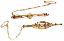 Mixed Lot: 9ct stamped bar brooch of open work design, featuring a bezel set sapphire surrounded