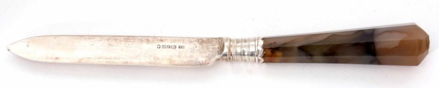 Victorian silver bladed and agate handled dessert knife, the plain and polished blade to a ribbed