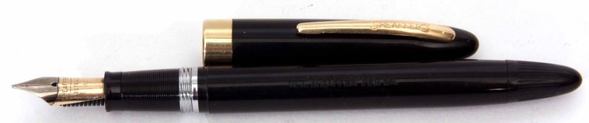 Mid-20th century Australian fountain pen, Shaeffer's, the black cylindrical case with screw down