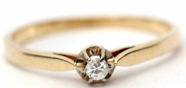 Small single stone diamond ring, a brilliant cut diamond of 0.07ct approx, raised in upswept