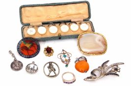 Mixed Lot: cased set of six mother of pearl buttons, paste set floral brooch, large agate brooch