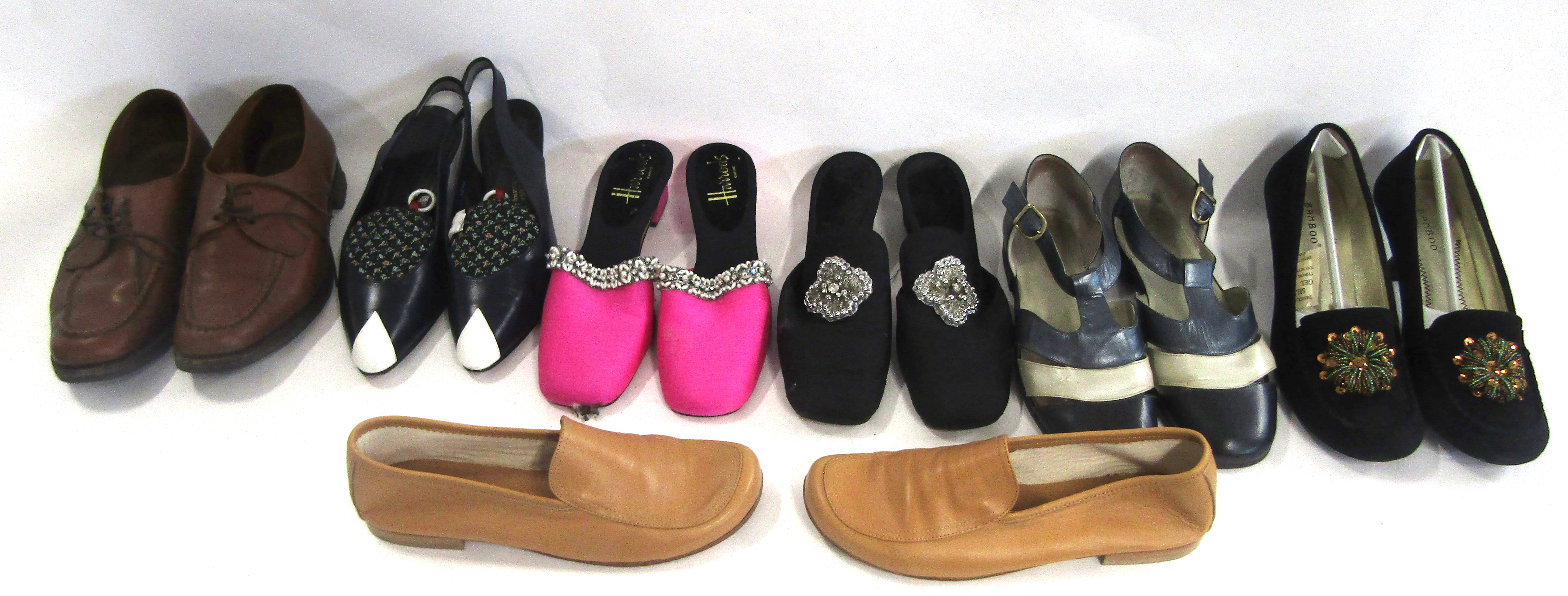 Eleven pairs of ladies shoes, various manufactures including Seducta, Salamander, Cyrillus etc,