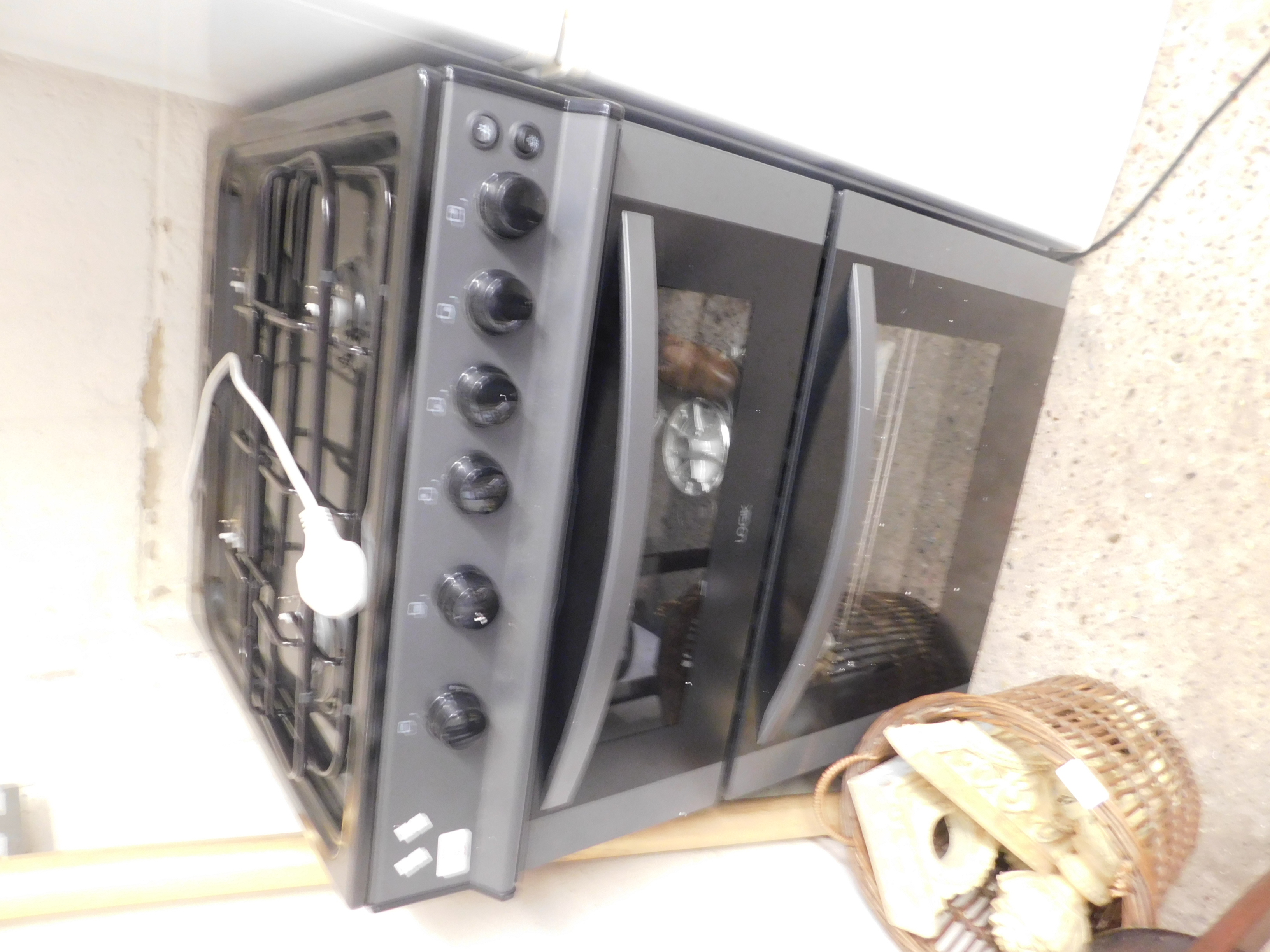 LOGIK DOUBLE DOOR OVEN WITH GAS HOB TOP