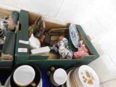 BOX CONTAINING AN 18TH CENTURY DELFT BLUE AND WHITE PLATE (A/F), ORIENTAL MODEL OF DOGS, AN OWL