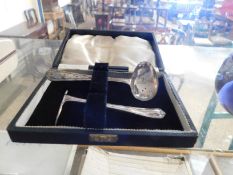 CASED SILVER PLATED SPOON AND PUSHER