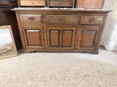 20TH CENTURY LOW SIDEBOARD, WIDTH APPROX 152CM