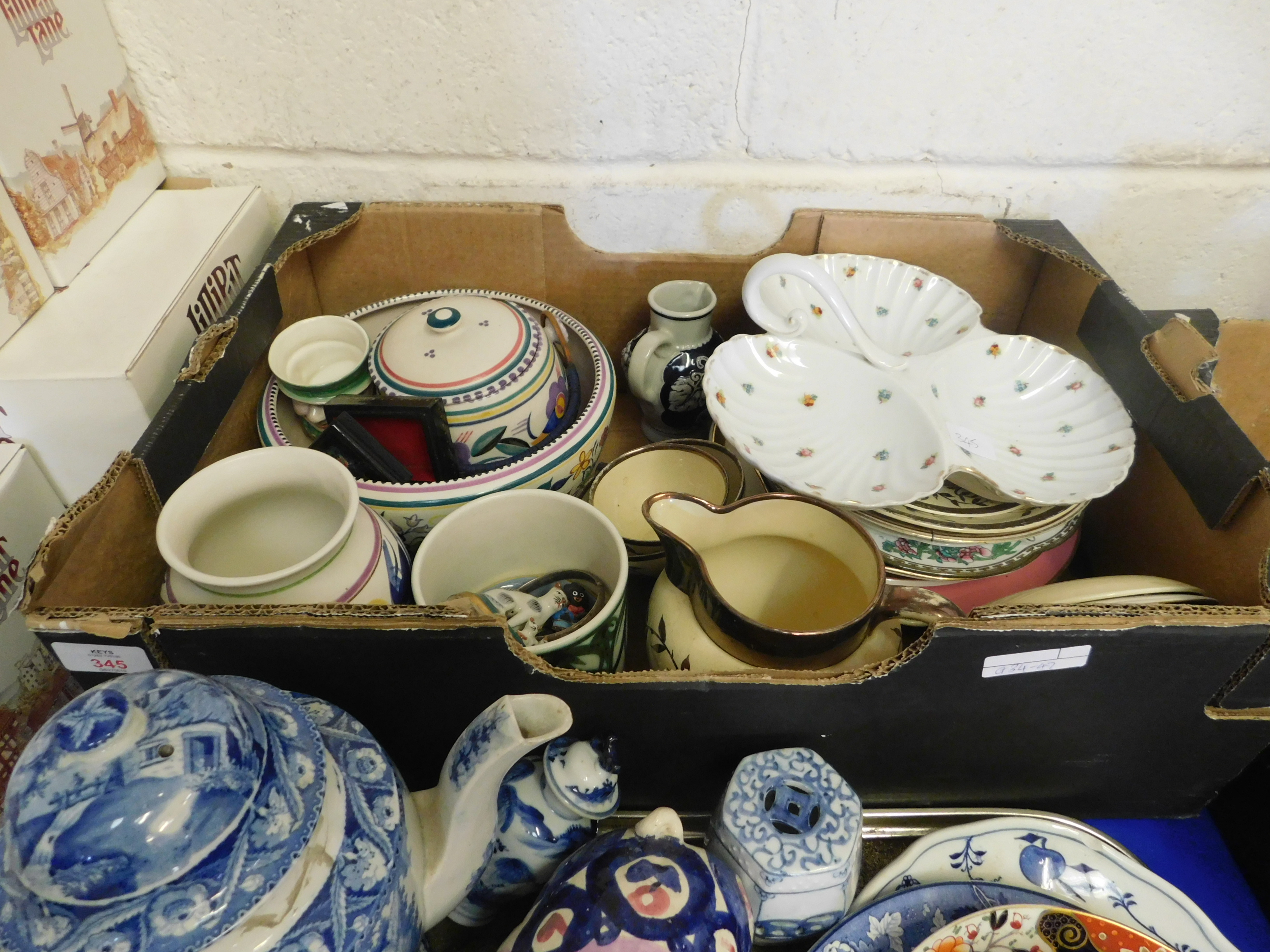 BOX CONTAINING MIXED POOLE POTTERY BOWL, BISCUIT BARREL, VASE ETC