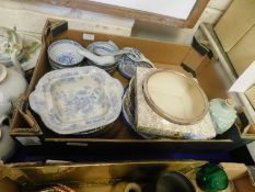 BOX MIXED BLUE AND WHITE BOWLS, MODERN ORIENTAL TEA BOWLS, SPOONS ETC