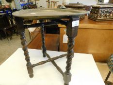 OAK FRAMED BARLEY TWIST SUPPORTED B ARNAISE TABLE WITH BRASS TRAY