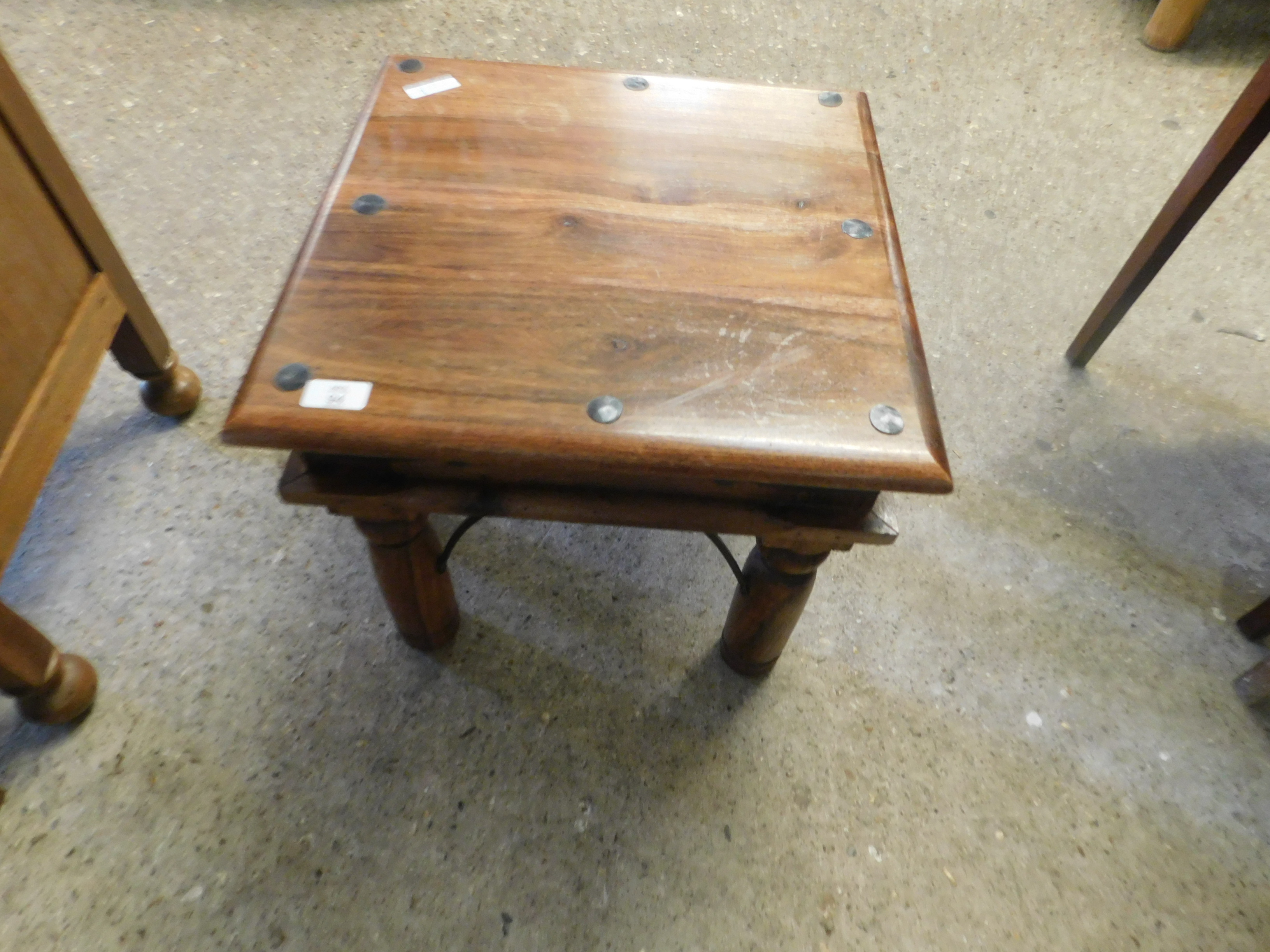 EASTERN HARDWOOD SQUARE FORM TABLE ON TURNED LEGS