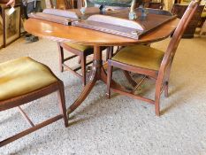 REPRO MAHOGANY TWIN PEDESTAL DINING TABLE WITH TWO EXTRA LEAVES TOGETHER WITH A SET OF FOUR SHIELD