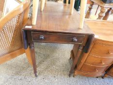 GEORGIAN MAHOGANY DROP LEAF PEMBROKE TABLE WITH FULL WIDTH DRAWER ON TURNED LEGS