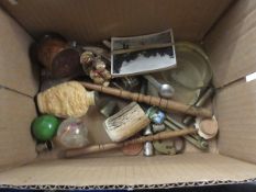 BOX CONTAINING RESIN FORMED ORIENTAL SCENT BOTTLE, MIXED HORN ITEMS ETC