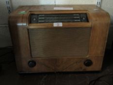 VINTAGE WALNUT CASED RADIO