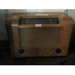 VINTAGE WALNUT CASED RADIO