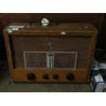 VINTAGE WALNUT FRAMED MURPHY RADIO