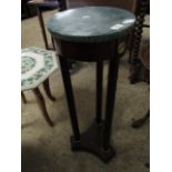 GREEN MARBLE TOP EMPIRE STYLE PLANT STAND WITH THREE TURNED COLUMNS WITH BRASS FITTINGS
