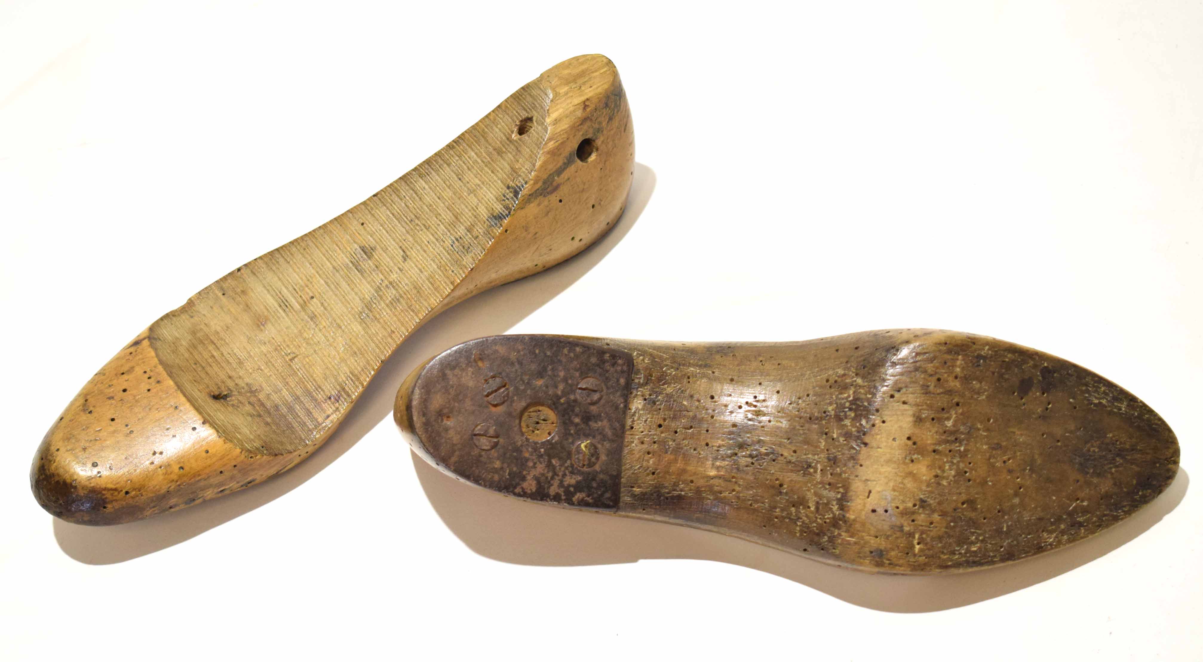 Pair of antique shaped treen and iron mounted shoe lasts, (2) - Image 2 of 2