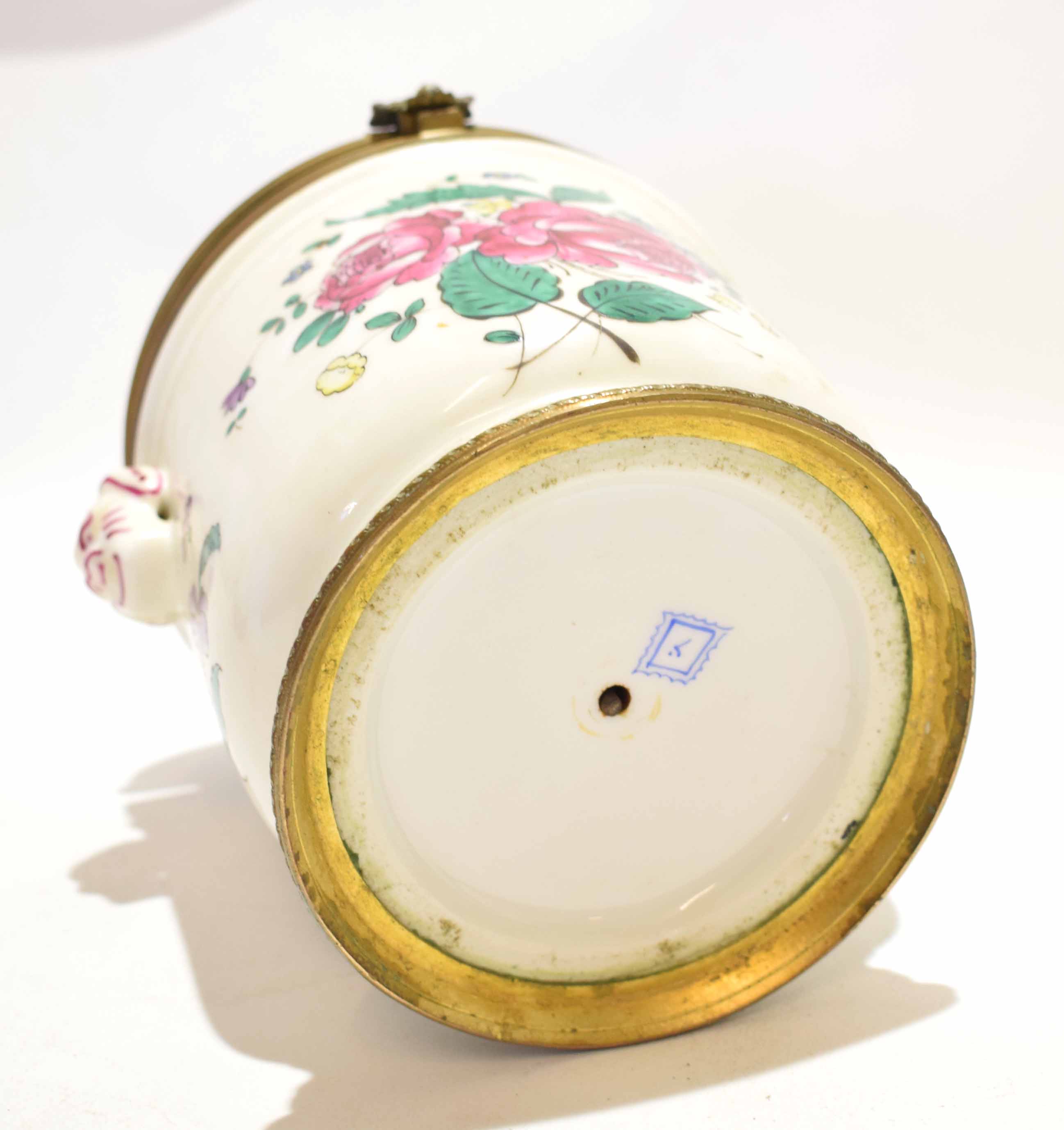 19th century French porcelain and brass mounted pot with hinged lid and floral decoration with - Image 4 of 4