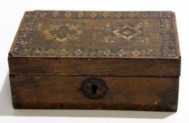 Small Victorian Tonbridge inlaid trinket box of rectangular shape, 9cm x 14cm x 5cm (a/f)