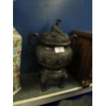 GOOD QUALITY BRONZE CENSER ON STAND WITH TWO SHAPED HANDLES WITH PIERCED LID AND DRAGON FINIAL