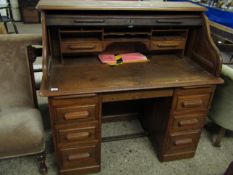 OAK FRAMED TAMBOUR FRONTED TWIN PEDESTAL DESK, EACH PEDESTAL FITTED WITH THREE DRAWERS