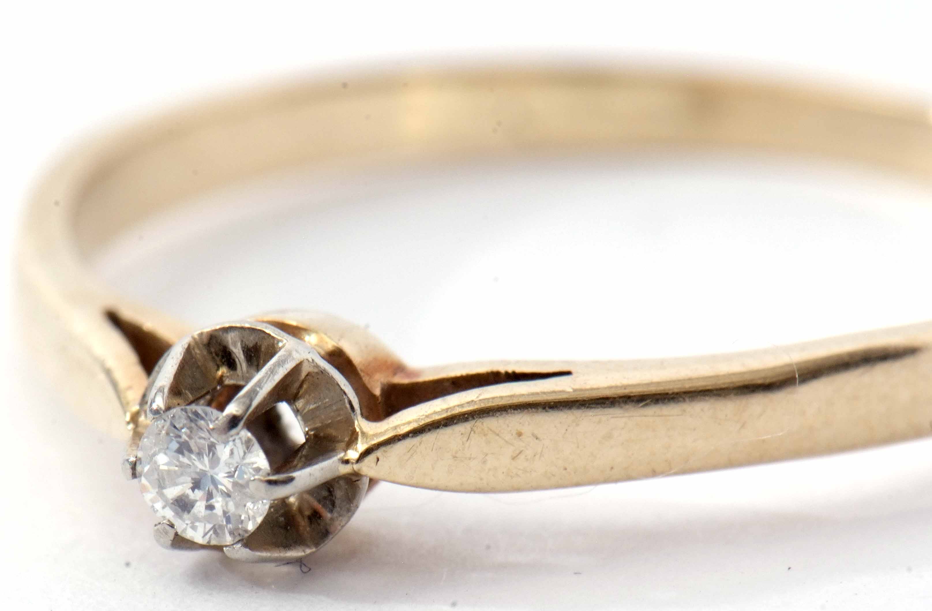 Small single stone diamond ring, a brilliant cut diamond of 0.07ct approx, raised in upswept - Image 2 of 3