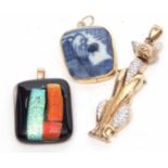 Mixed Lot: articulated paste set cat pendant stamped 925, a modern blue and white porcelain fragment