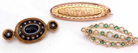 Mixed Lot: 9ct gold oval shaped open work brooch alternate set with small emeralds and graduated