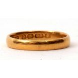 A 22ct gold wedding ring, hallmarked Sheffield 1882, size P/Q, 3.7gms