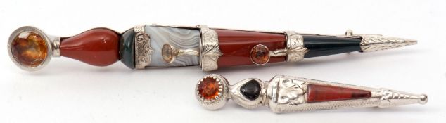 Mixed Lot: hallmarked silver Scottish dirk brooch, Chester 1948, maker's mark C.H, together with a