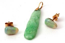 Mixed Lot: carved jade pendant on a 14K stamped bale, 4cm long, together with a pair of opal stud