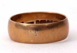 A 9ct gold wedding ring, hallmarked Birmingham 1975, 3.2gms, size M