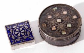 Mixed Lot: comprising a white metal and tortoiseshell pill box (lid stuck fast) of circular form