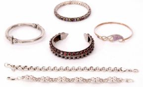 Mixed Lot: white metal jewellery to include a garnet set bangle, Egyptian revival type bracelet, two