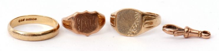 Mixed Lot: 9ct gold signet ring, a shield shaped panel engraved with a monogram, a 9ct gold plain