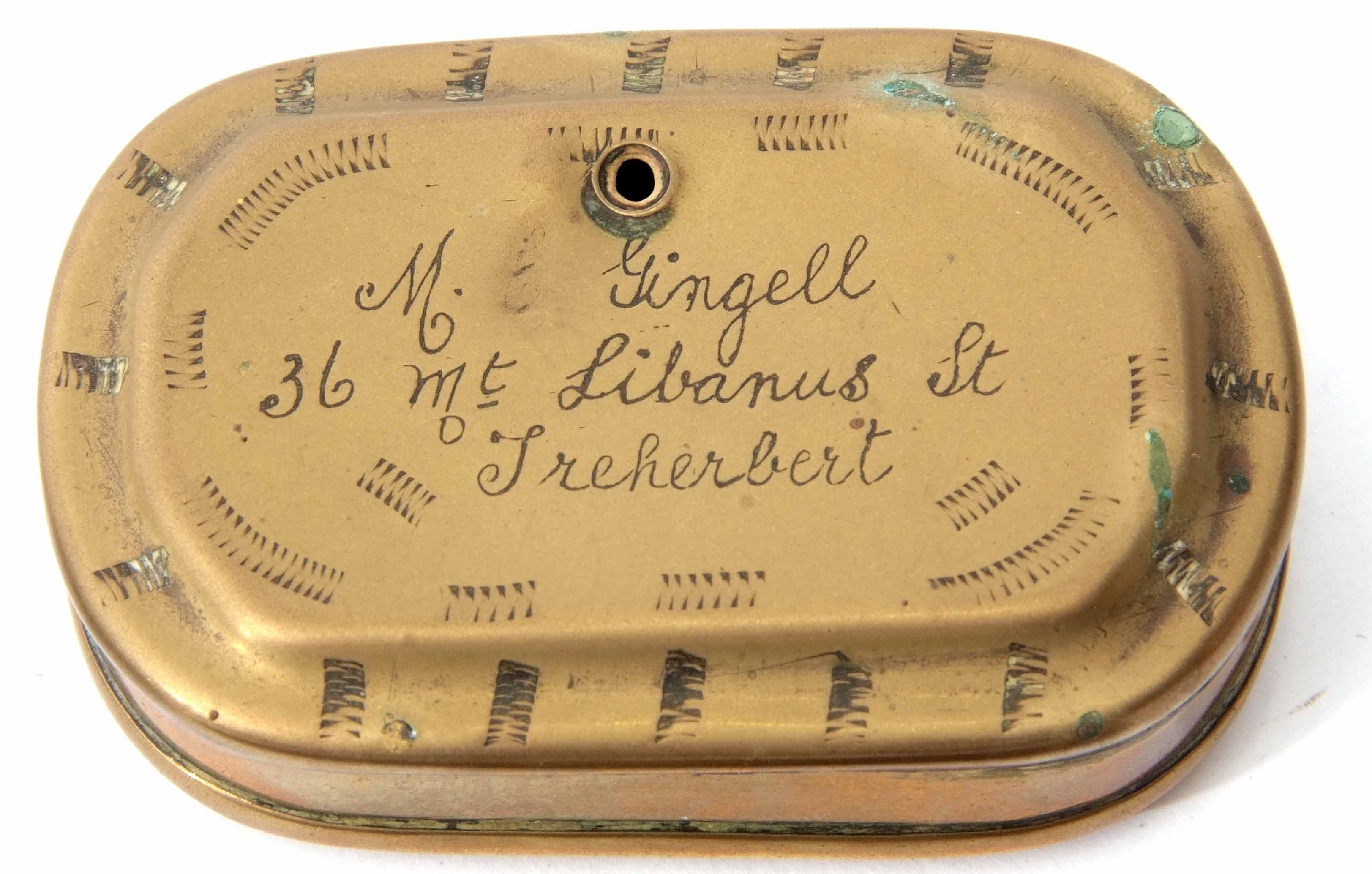 Mixed Lot: comprising 19th century tin lined brass snuff box of oval form with hinged cover and - Image 3 of 4