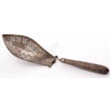 George III serving slice with pierced and engraved shaped blade to a hollow cast and applied