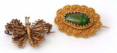 Mixed Lot: high grade yellow metal scarab beetle brooch, the green iridescent scarab within an