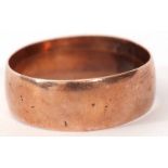 A 9ct rose gold wedding ring hallmarked Birmingham 1902, size O, 3gms