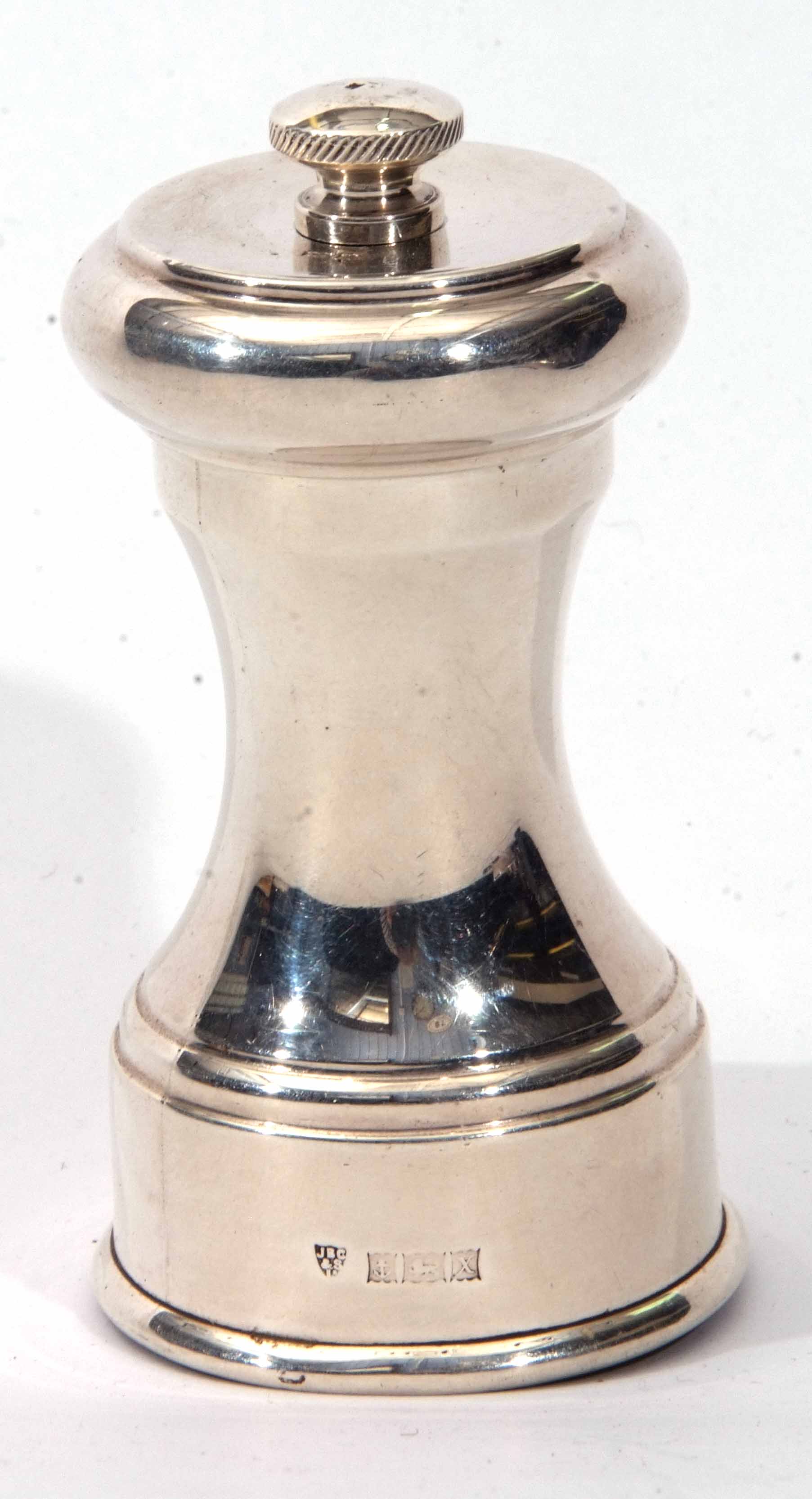 Elizabeth II silver mounted pepper grinder of waisted cylindrical form with rotating top and - Image 2 of 2