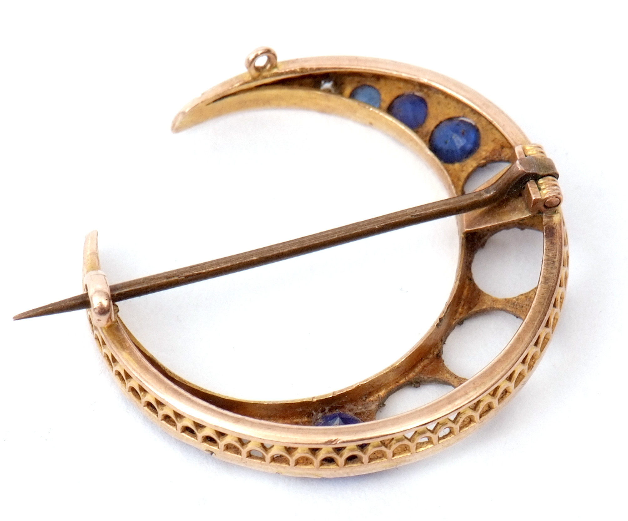 Edwardian crescent brooch featuring seven (of 13) graduated circular cut sapphires, 30 x 23mm, - Image 2 of 2