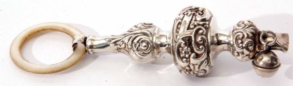 George V silver and mother of pearl combination rattle/teething ring of baluster form fitted with