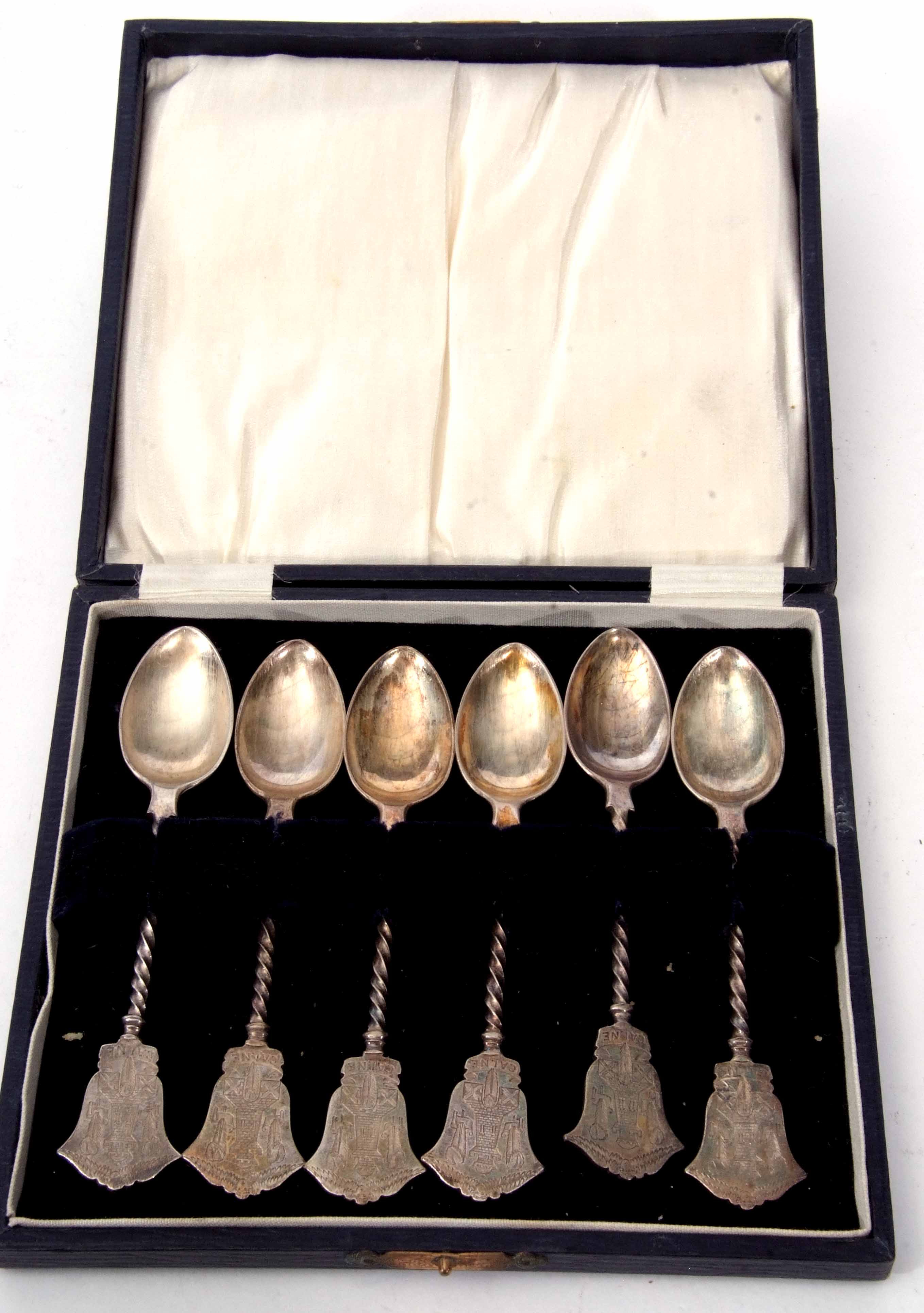 Cased set of six Edward VII tea spoons, each with twisted stems and shield shaped finials with - Image 2 of 2