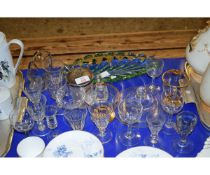 MIXED LOT OF GLASSWARES TO INCLUDE CONICAL GLASSES, LEAF DISH, PRESERVE POT ETC