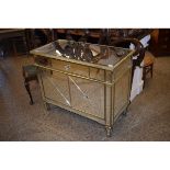 GOOD QUALITY MIRRORED DRAWER SIDEBOARD WITH THREE DRAWERS OVER TWO CUPBOARD DOORS